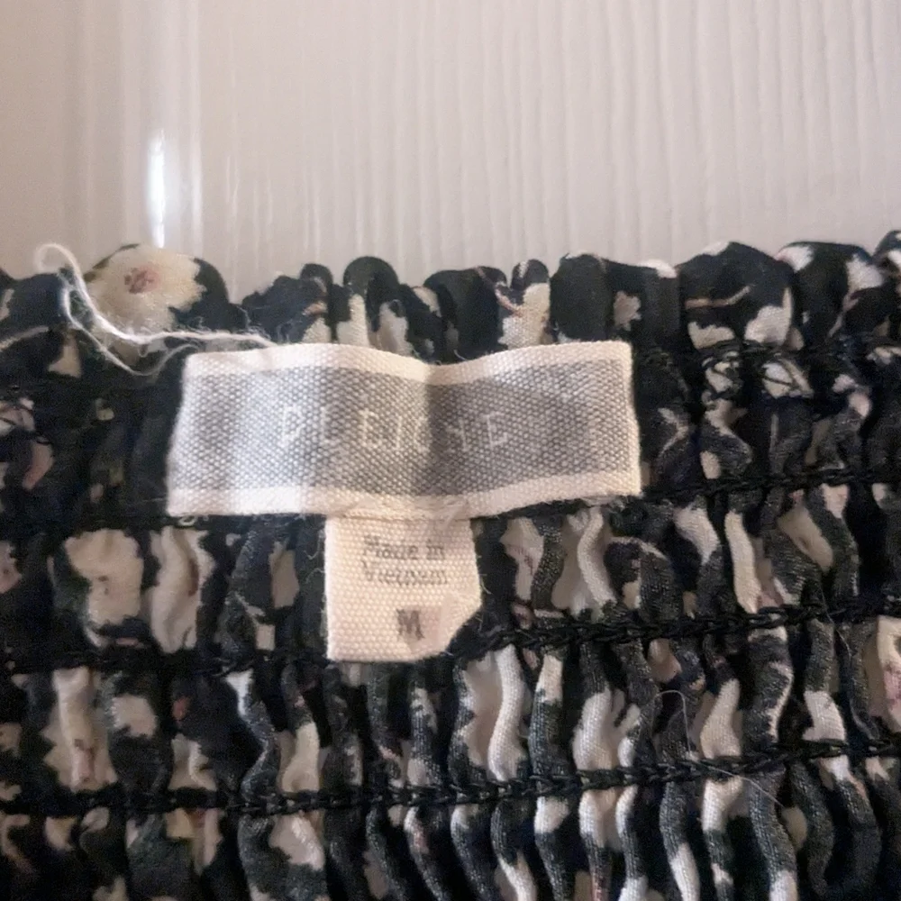 Black and White Floral Smocked Top - Picture 2 of 3